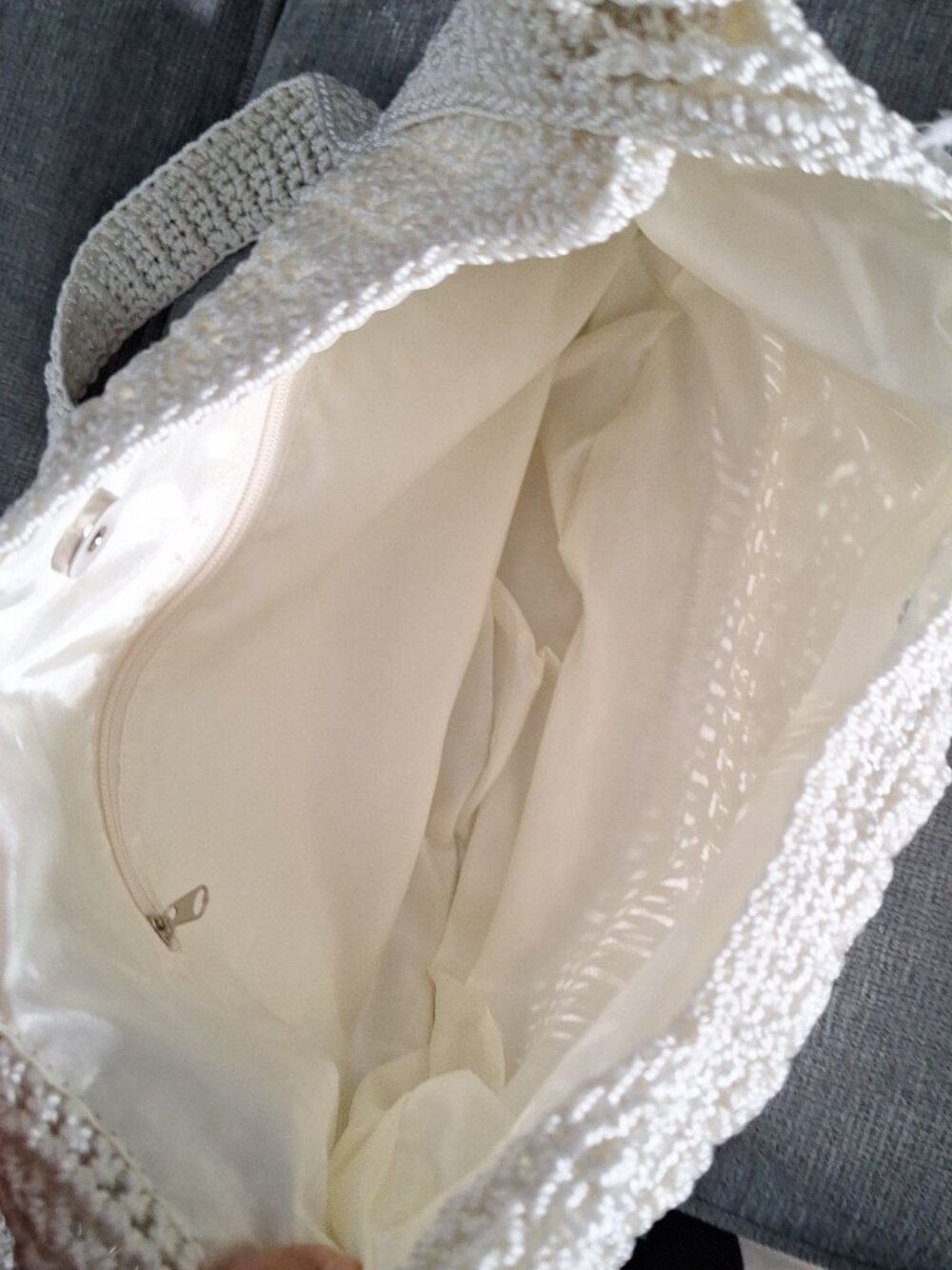 Beautiful handmade bag white pearl.